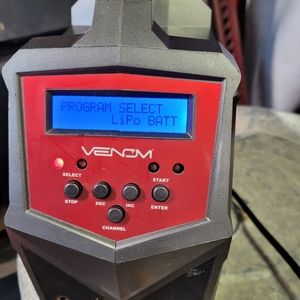 Venom Pro Quad charger